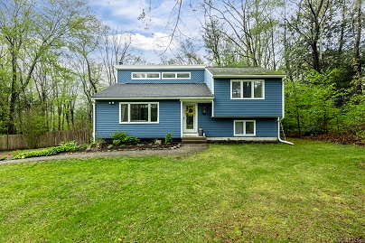 79 Village Hill Rd, Willington, CT 06279 United States