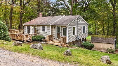 69 Westford Dr, Ashford, CT 06278 United States