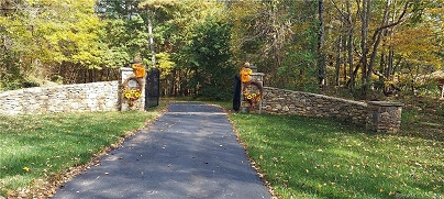 612 Cook Hill Rd, Killingly, CT 06239 United States