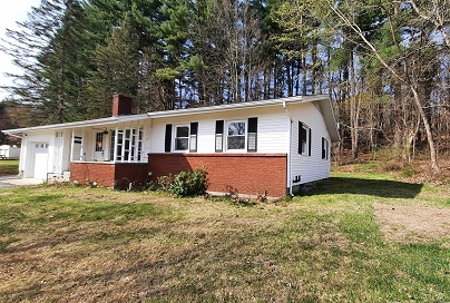 172 Sabin St, Putnam, CT 06260 United States