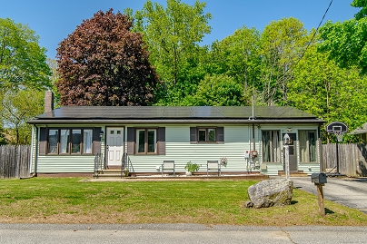 19 Harrison St, Putnam, CT 06260 United States