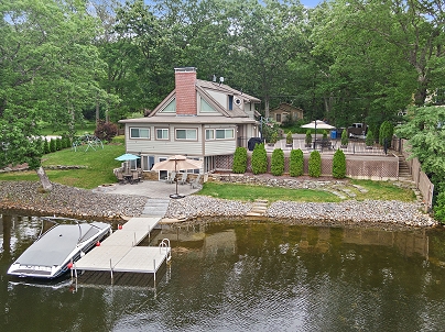 23 Center St, Thompson, CT 06277 United States