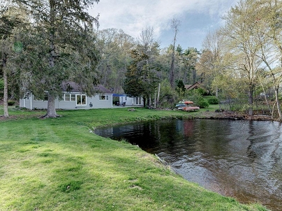 42 Townes Ln, Thompson, CT 06277 United States