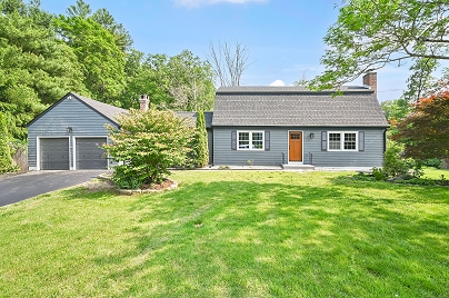 9 Earl Dr, Windham, CT 06280 United States